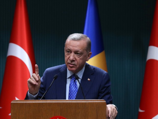 Турция се ангажира да търси мирен път към Русия.Още по