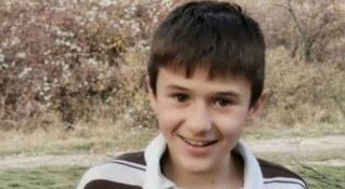Пети ден няма следа от изчезналия 12 годишен Александър Момчето изчезна