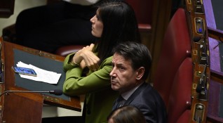 Италианските депутати ще могат да кърмят своите бебета в парламента