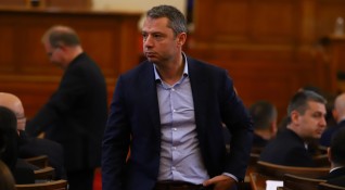 От името на ПГ на ГЕРБ Делян Добрев призова президента