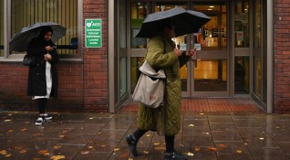 Лошото време във Великобритания взе жертва и причини наводнения В