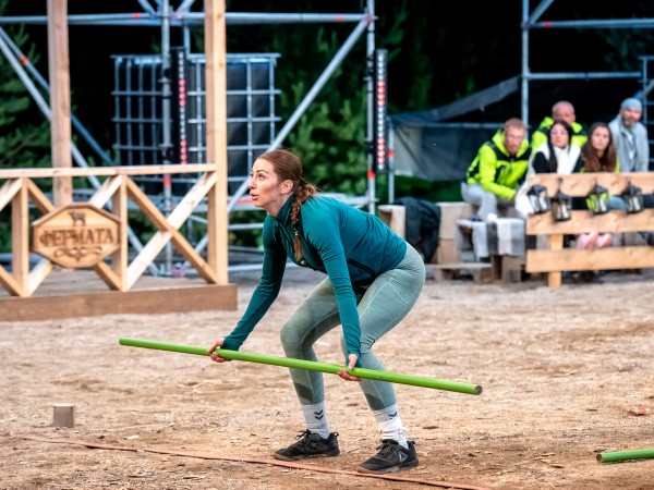 Снимка: Шампионката на „Фермата“ Ваня Илиева падна на Арената