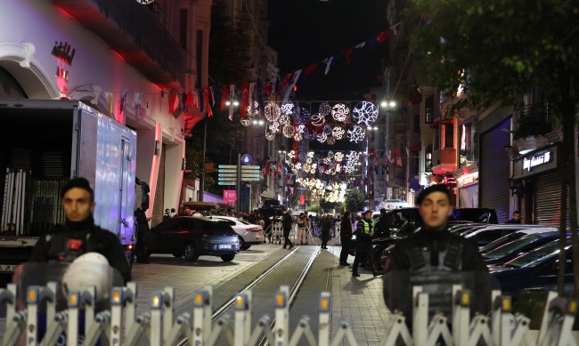 Арестуваха още двама за атентата в Истанбул