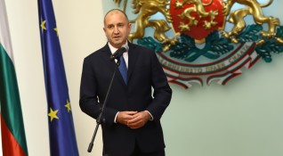 Президентът Румен Радев ще проведе в понеделник консултации с представители