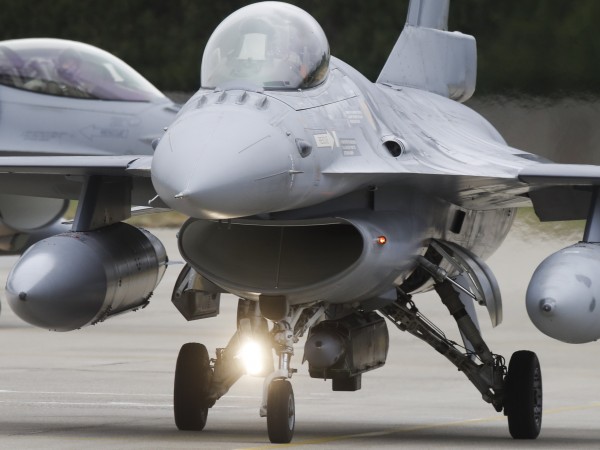 Изтребителите F-16 Block 70 за България са в процес на