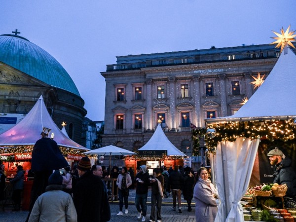 Коледни базари, които са знакови за Германия, вече радват както