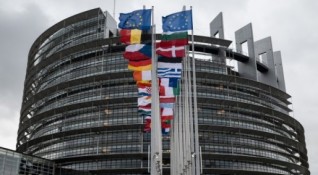 Европейският парламент ще гласува резолюция според чийто смекчен вариант Русия