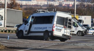 Полицията преследва кола с полска регистрация по АМ Тракия Колата