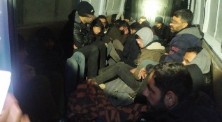 30 годишен турски гражданин е заловен да транспортира незаконно пребиваващи чужди