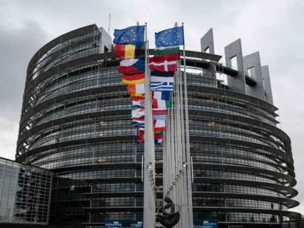 Европейският парламент поиска от ЕК да замрази финансирането на Унгария.