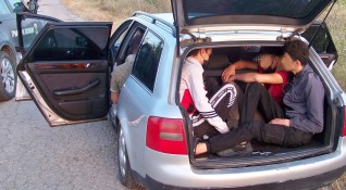 13 нелегални мигранти са заловени на Цариградско шосе на входа