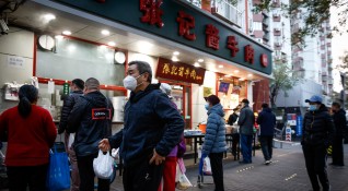 Жители на китайската столица опразниха рафтовете в супермаркетите и претовариха