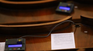 Дебатите в Народното събрание за промените в Изборния кодекс доведоха