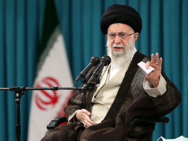Върховният лидер на Иран аятолах Али Хаменей похвали в телевизионно
