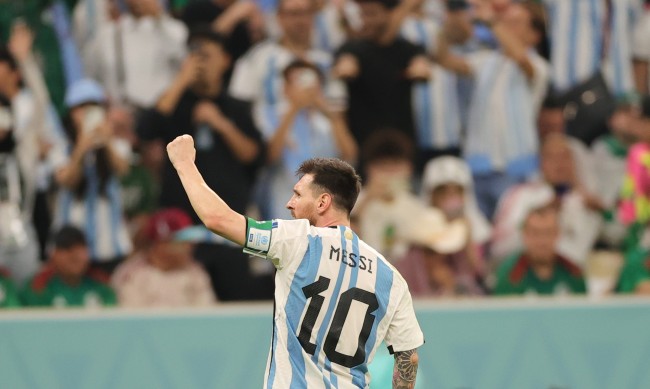 Меси върна Аржентина на победния път