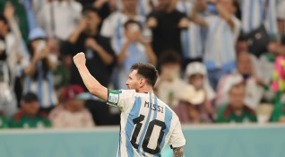 Аржентина победи Мексико с 2 0 във втория си двубой от