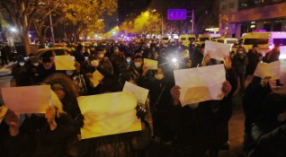 Стотици хора протестират в град Ухан в централен Китай срещу