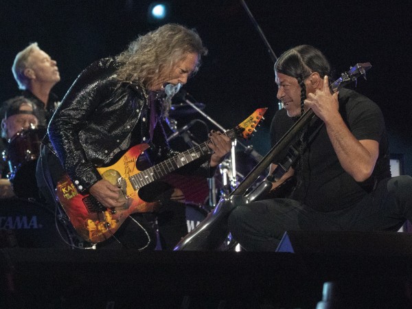 Metallica обяви глобално турне и предстоящия си 12-и студиен албум