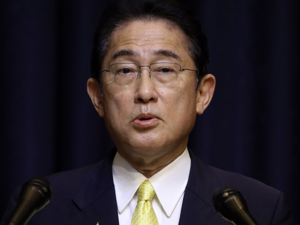 Япония удвоява разходите за отбрана до 2027 г. Това обяви
