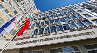 599 5 хил българи са пътували в чужбина през октомври 2022