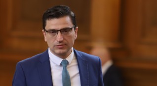 Венко Сабрутев депутат от Продължаваме промяната обвини служебния кабинет
