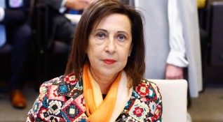 Испанският министър на отбраната Маргарита Роблес заяви, че писмата с