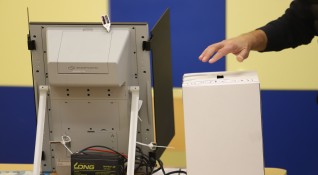 Темата за поправките в Изборния кодекс коментираха социологът Елена Дариева