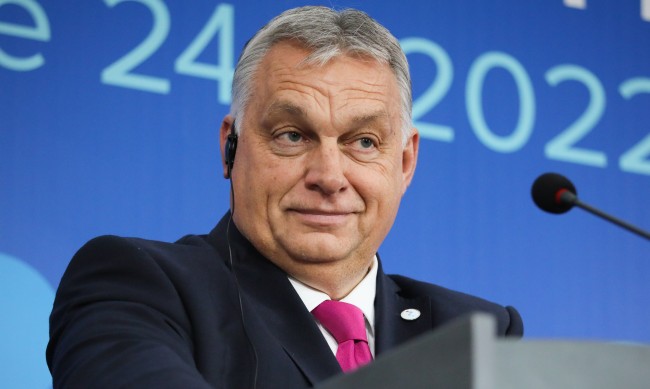 Орбан: Оставаме твърдо против европомощта за Украйна 