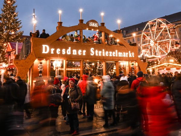 В германския град Дрезден започна ежегодния фестивал на щолена, съобщи