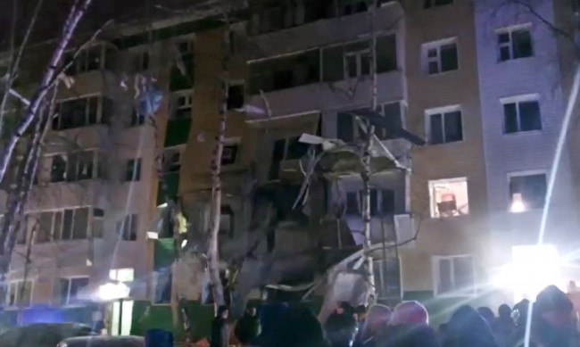 Взрив на газова бутилка е срутил сградата в Сибир