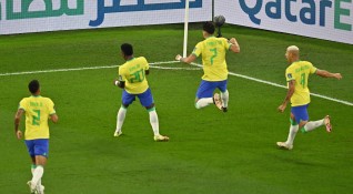 Бразилия се позабавлява и разби с 4:1 Южна Корея, за