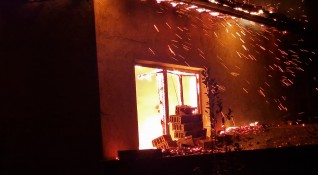 85 годишна жена е загинала при пожар в апартамент в Стара