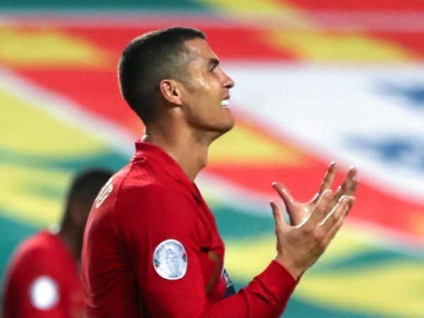 Португалската футболна федерация излезе с опровержение на информацията, че нападателят