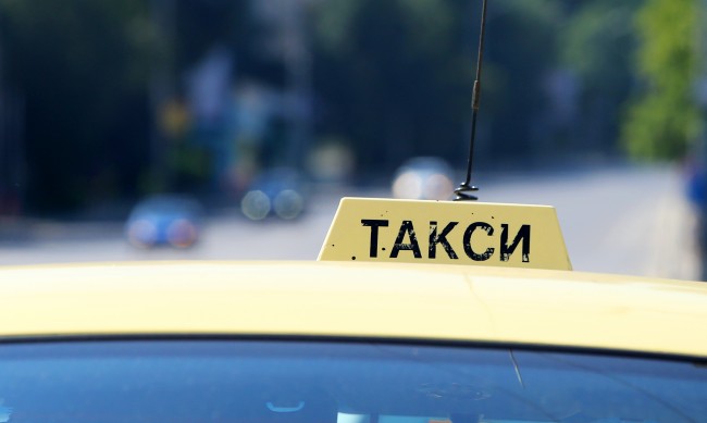 Протест на таксиметровите шофьори във Варна