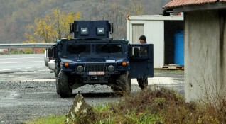 Напрежението в Косово продължава да е високо Косовски сърби издигнаха