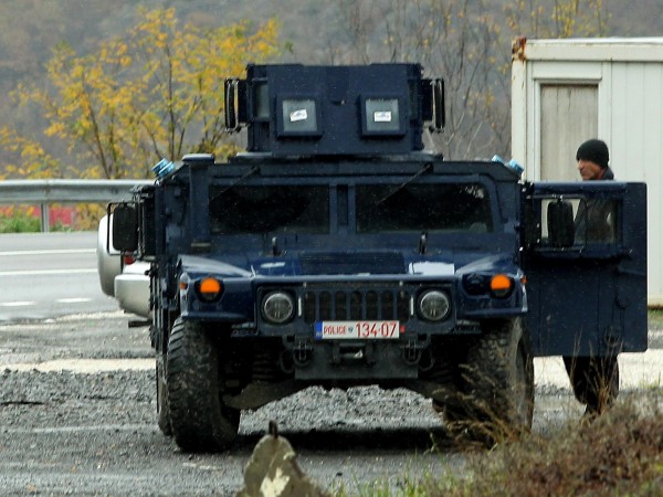 Полицията в Косово и косовски сърби влязоха в престрелка, след