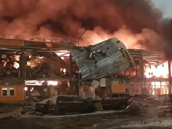 Пожар избухна в търговски център в източните покрайнини на Москва,