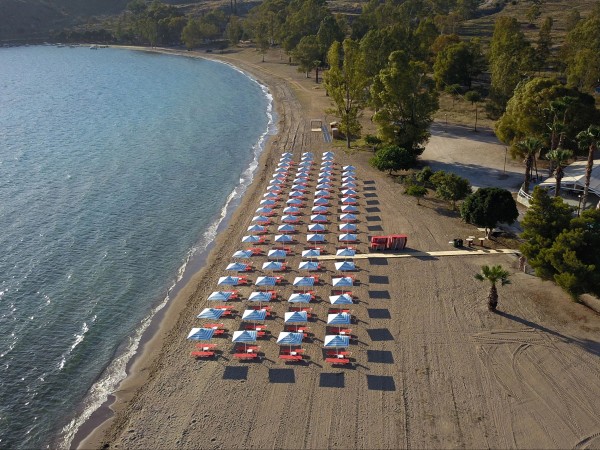 Гръцкият туристически сектор търси работници за следващия сезон. Предлагат добро заплащане