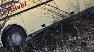 12 души пострадали при катастрофата на туристически автобус до свиленградското