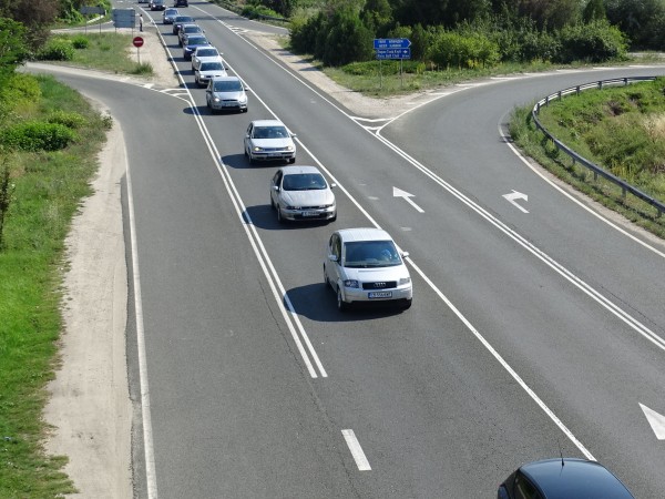 Верижна катастрофа затруднява движението по пътя София-Варна, съобщава Нова телевизия.