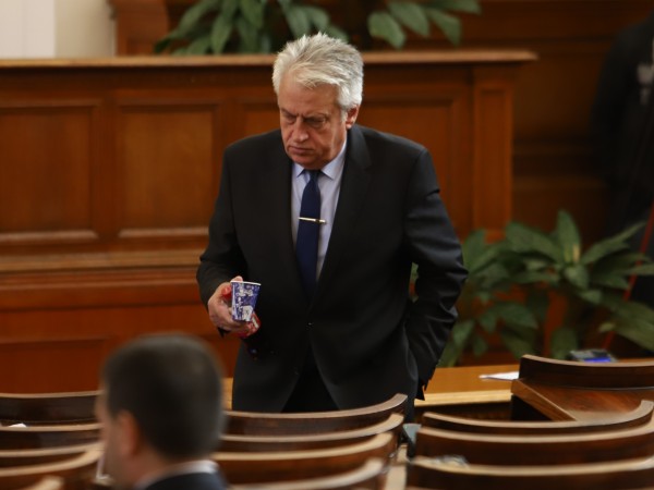 Бившият вътрешен министър Бойко Рашков отсече, че ще се яви