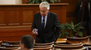 Бившият вътрешен министър Бойко Рашков отсече че ще се яви
