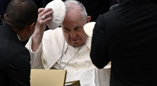 Русия заяви че е получила извинение от Ватикана съобщава Ройтерс