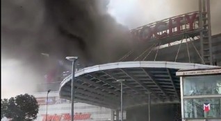 Пожар избухна днес по обед в оживен голям търговски център