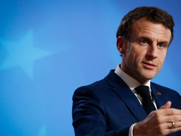 Държавният глава на Франция Еманюел Макрон отпътува към Катар за