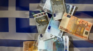 В Гърция започна изплащането на помощта от 250 евро като