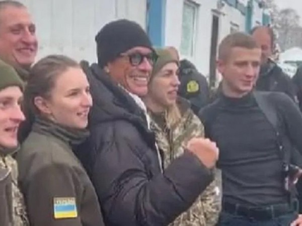 Холивудският актьор Жан-Клод Ван Дам е посетил Украйна на 10
