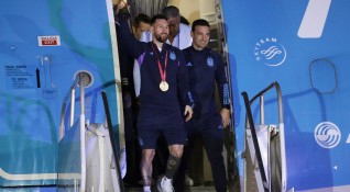 Националният тим по футбол на Аржентина се прибра в родината