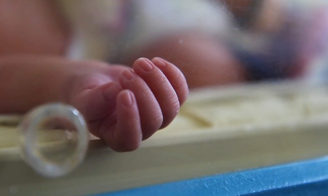 Оборудват болницата в Казанлък с кувьоз за новородени