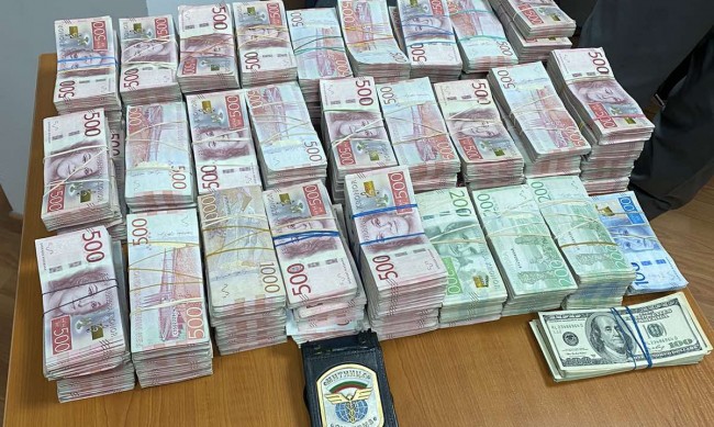 Хванаха недекларирана валута за над 1 млн. лв. на Дунав мост 2